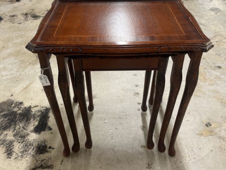 ANTIQUE WOOD 3PC NESTING TABLES SET Fashion